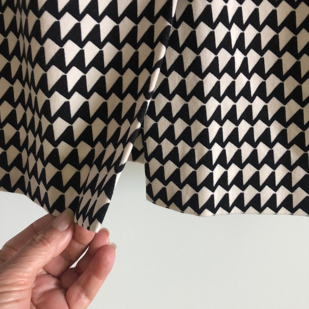 Banana Republic geometric pencil skirt - 0 - Picture 4 of 6